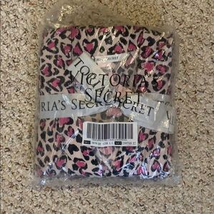 VS Leopard Print Flannel Pajamas